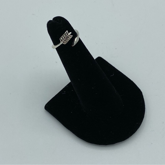 Silver Mini Twisted Arrow Ring - Picture 4 of 7